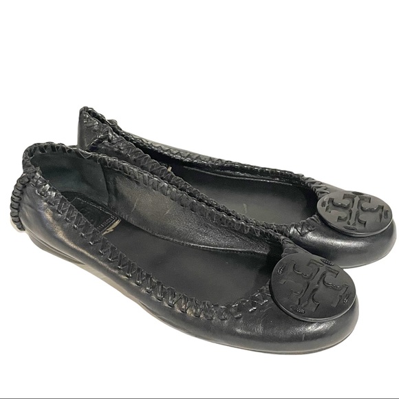 Tory Burch 6.5 Medallion Black Leather Rubber Sole Flats - Picture 2 of 7